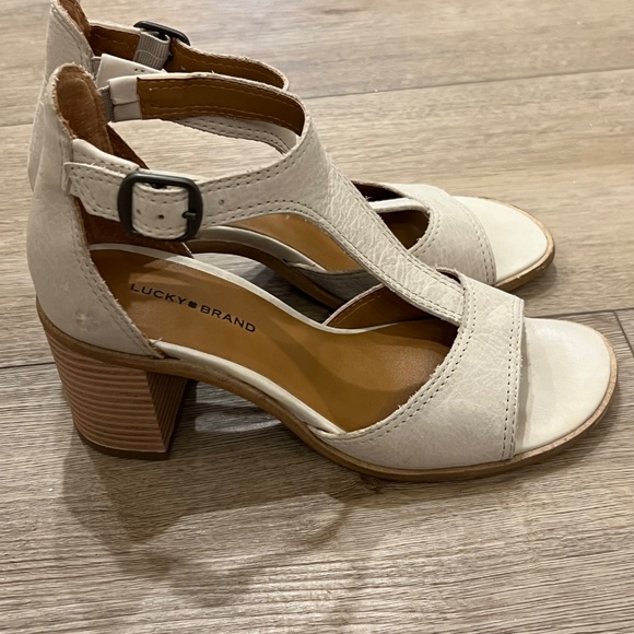 ✨ Lucky Brand “Sambeni” T-Strap Sandals – Nude – Women’s 7M - Picture 3 of 10